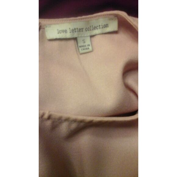Love Letter Collection Blouse Women's size small Pink Top, Short, Ruffle sleeve - Picture 3 of 4